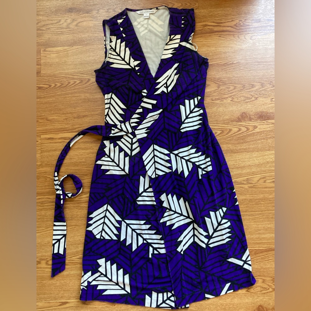 Diane Von Furstenberg Sleeveless Yahzi Wrap Dress